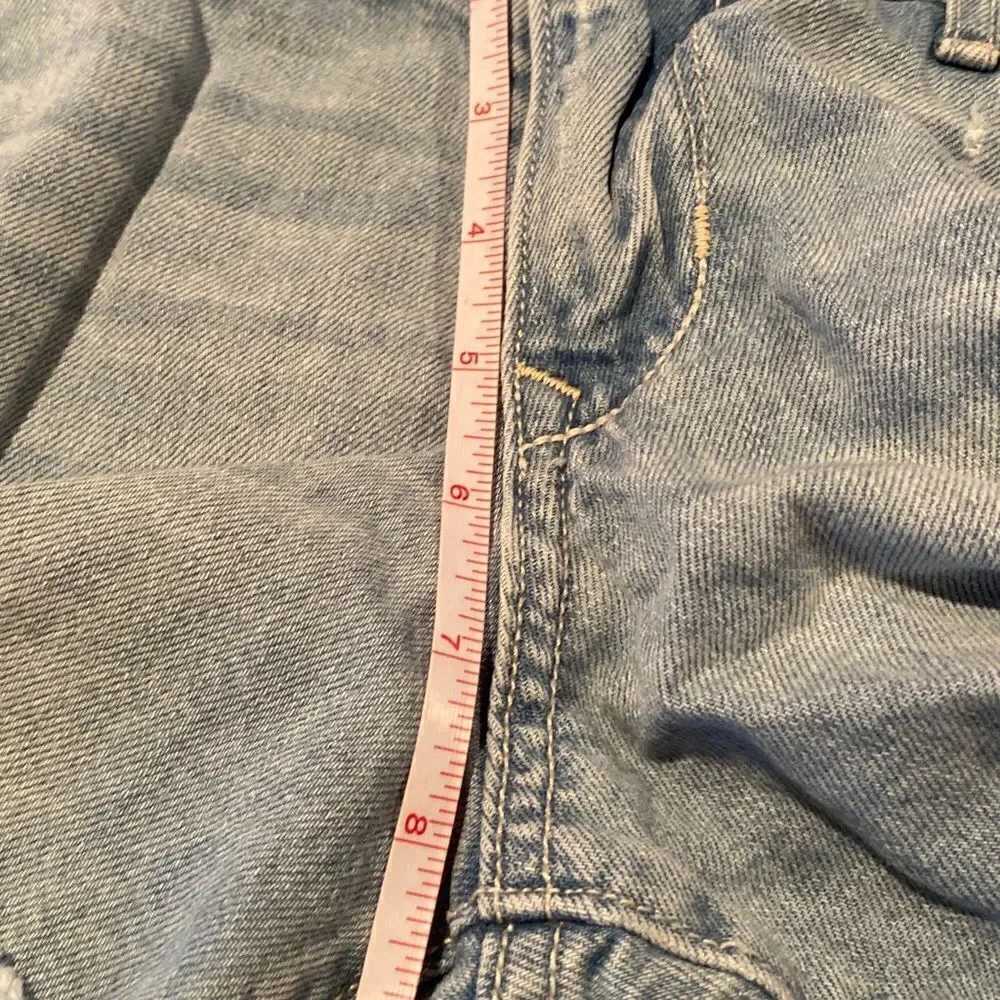 Old Navy Light Denim Distressed Jean Shorts Cut Off Shorts Sizw 6